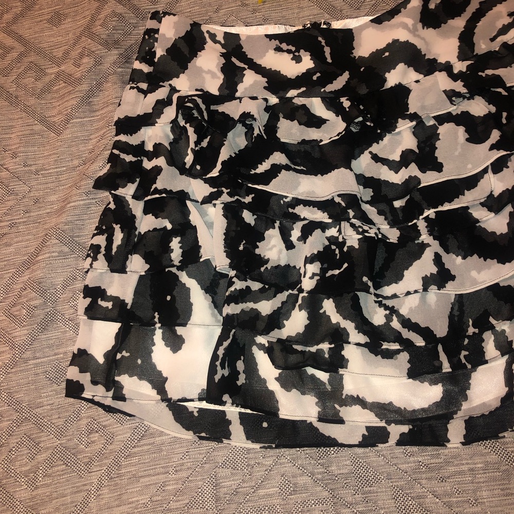 Express Skirt - Picture 4 of 8